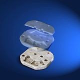 Gegossener Salzkern mit innenliegenden Kanälen und Hinterschneidungen hergestellt im Lost Foam Verfahren und das geschäumte Polystyrol-Modell im Schnitt zur Darstellung der komplexen Geometrie.