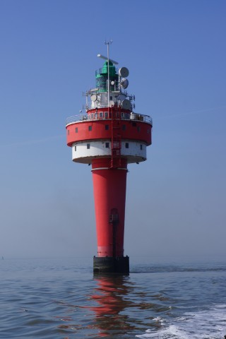Prüfstand Leuchtturm »Alte Weser« mit Korrosionsproben im küstennahen Schifffahrtsbereich. 
