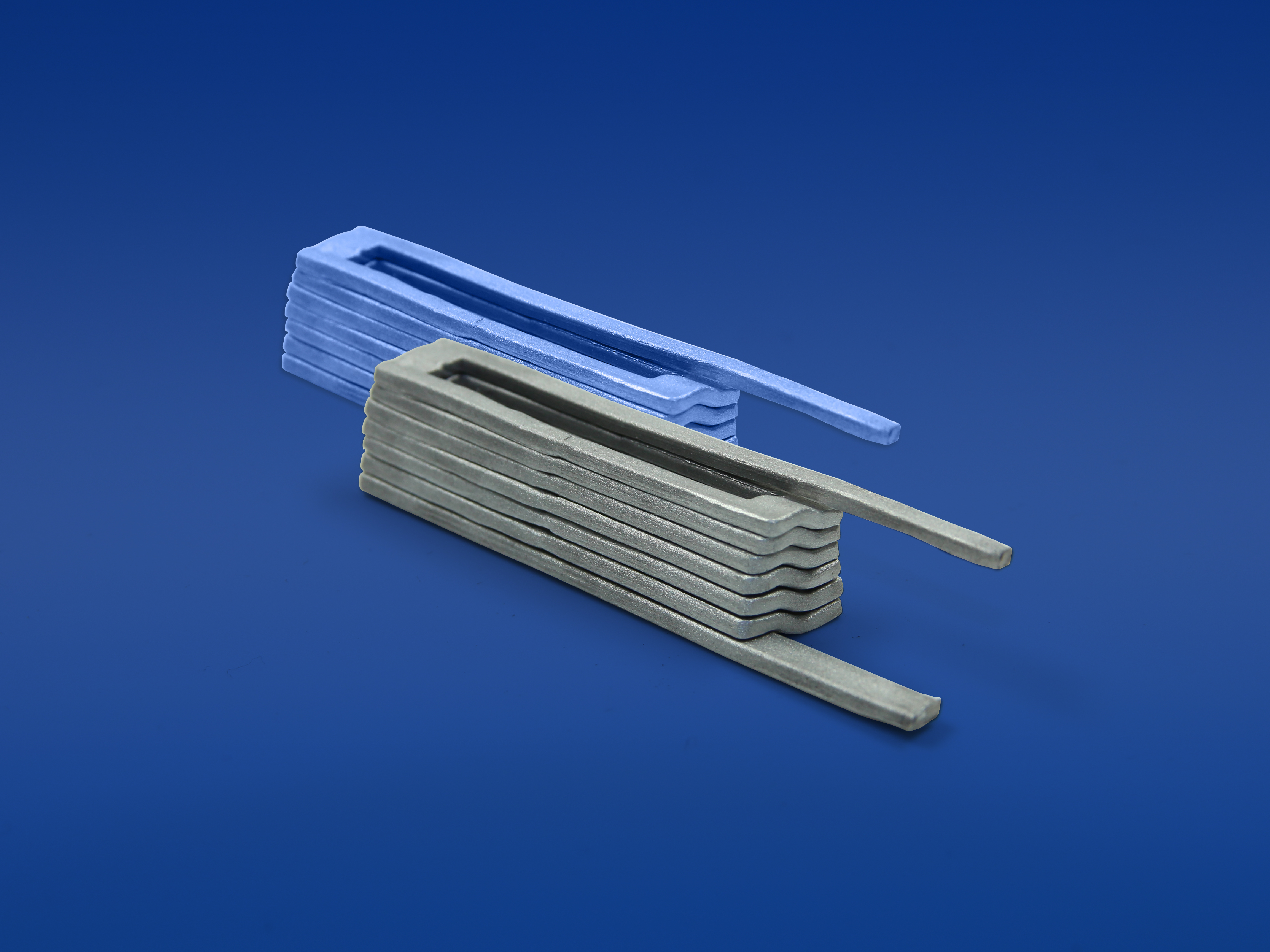 Im Druckguss hergestellte Aluminiumspule mit sieben Windungen und einer Leiterhöhe von ca. 1,5 Millimetern.