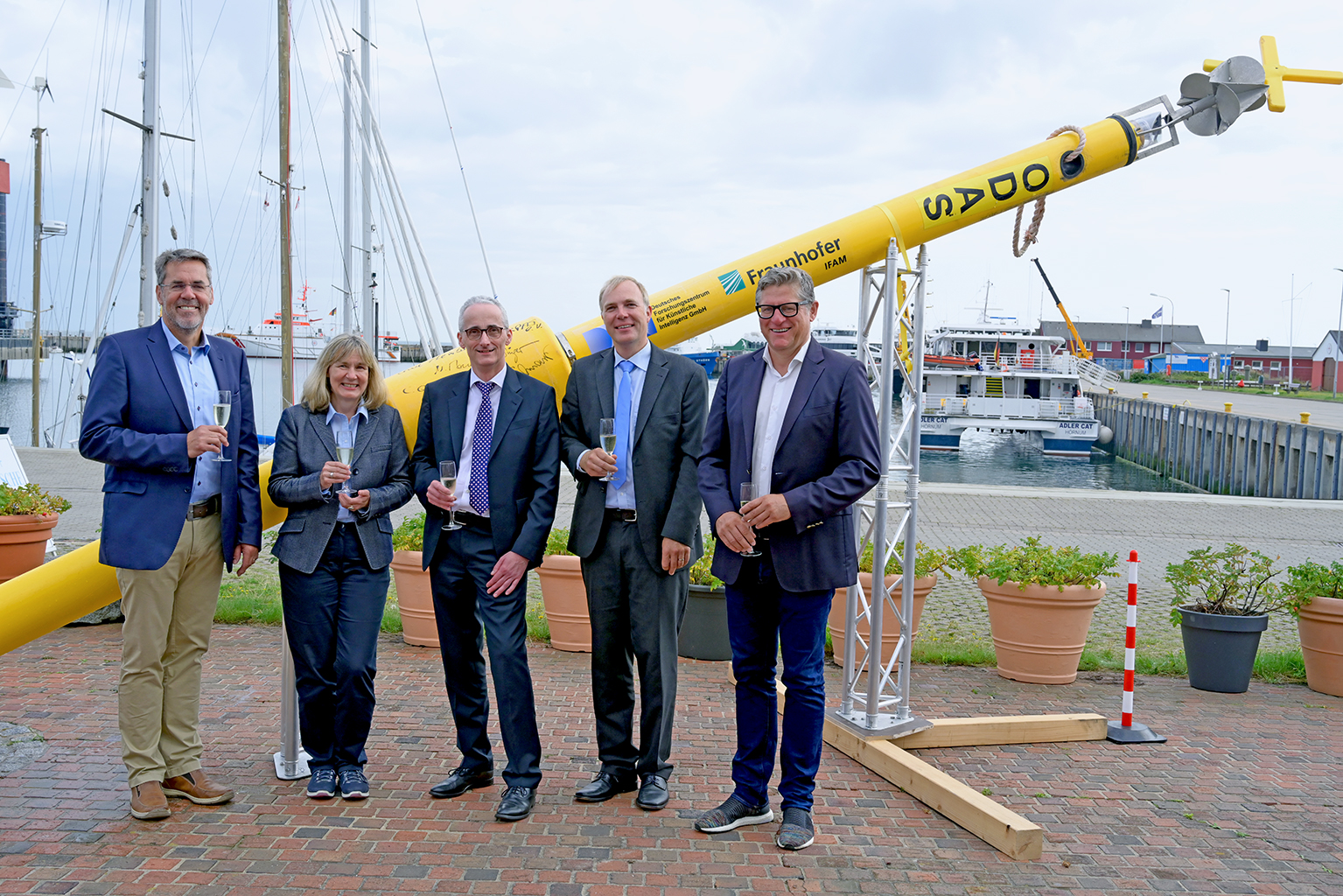 Tonnentaufe des Testzentrums für Maritime Technologien auf Helgoland