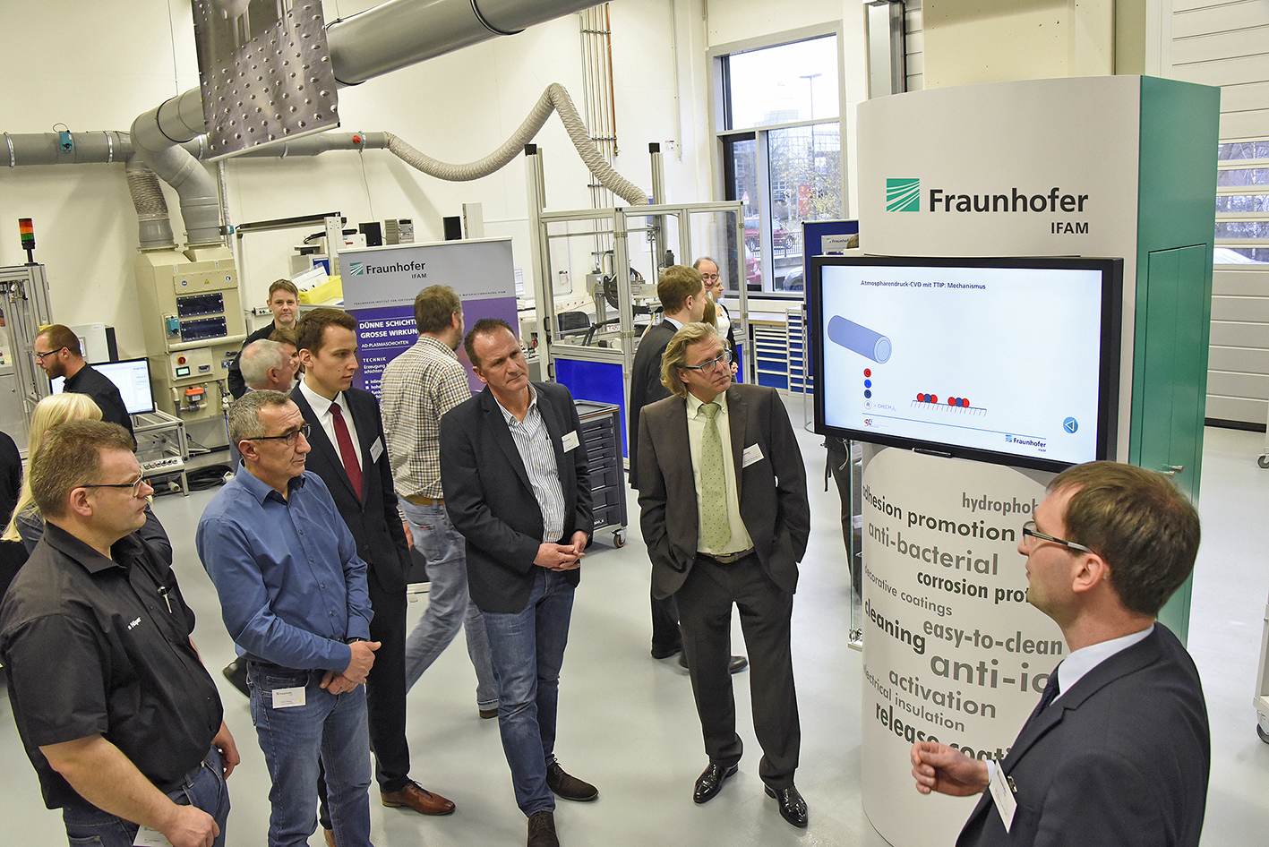Einweihung des neuen Zentrums für Inline-Oberflächenvorbehandlung am Fraunhofer IFAM in Bremen.