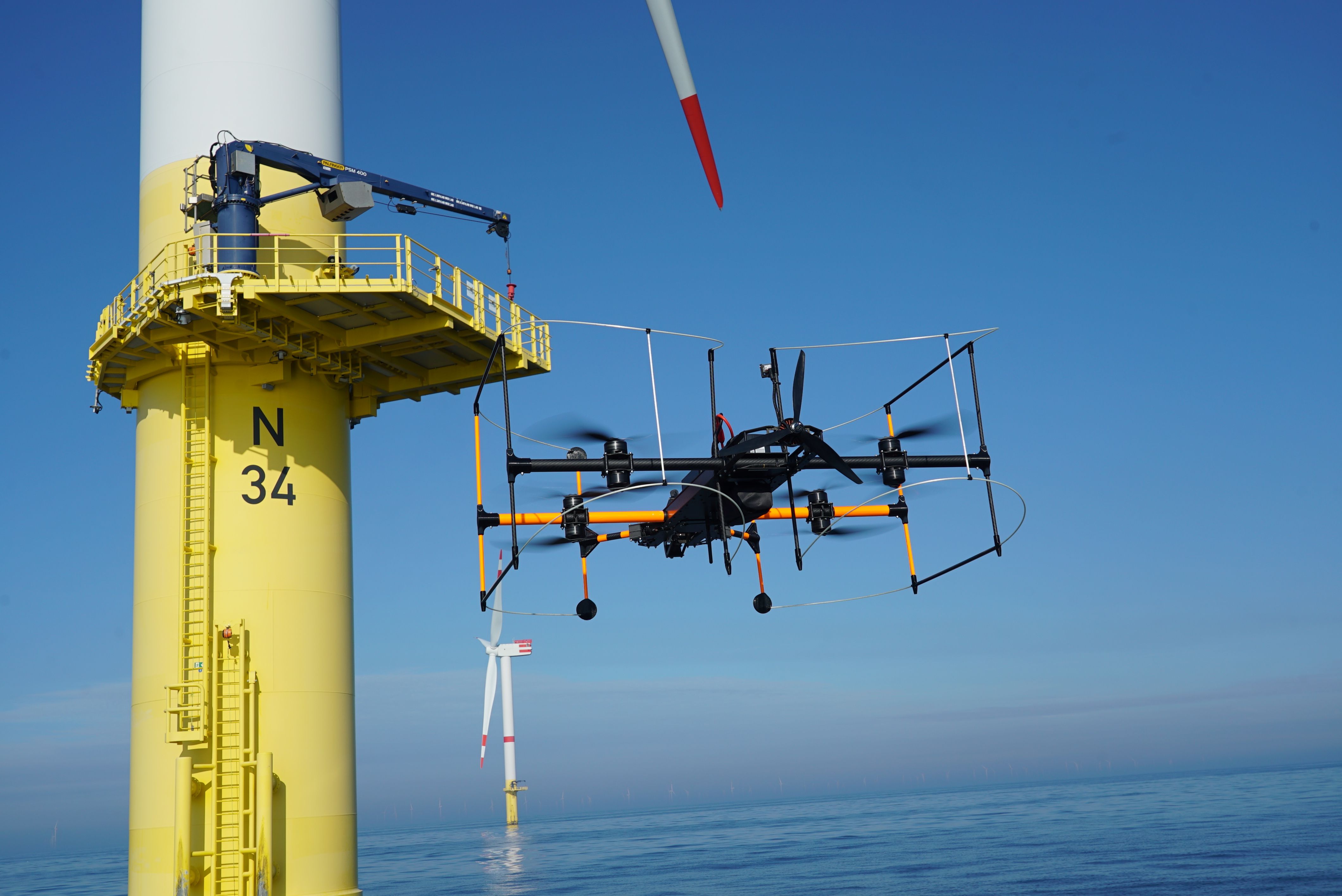UAS-Einsatz zur Inspektion einer Offshore-Windkraftanlage im Rahmen eines Forschungsprojekts
