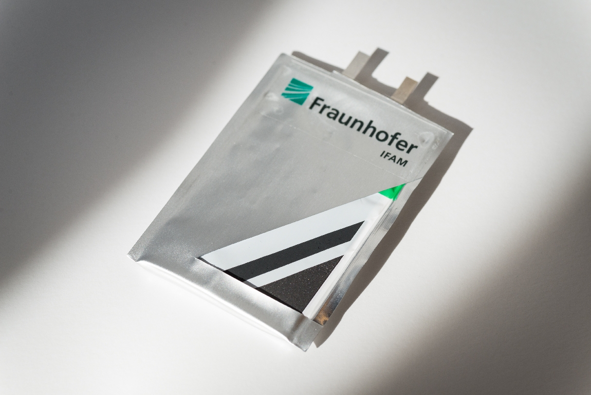 Querschnitt einer Labor-Pouchzelle des Fraunhofer IFAM Querschnitt einer Labor-Pouchzelle des Fraunhofer IFAM.
