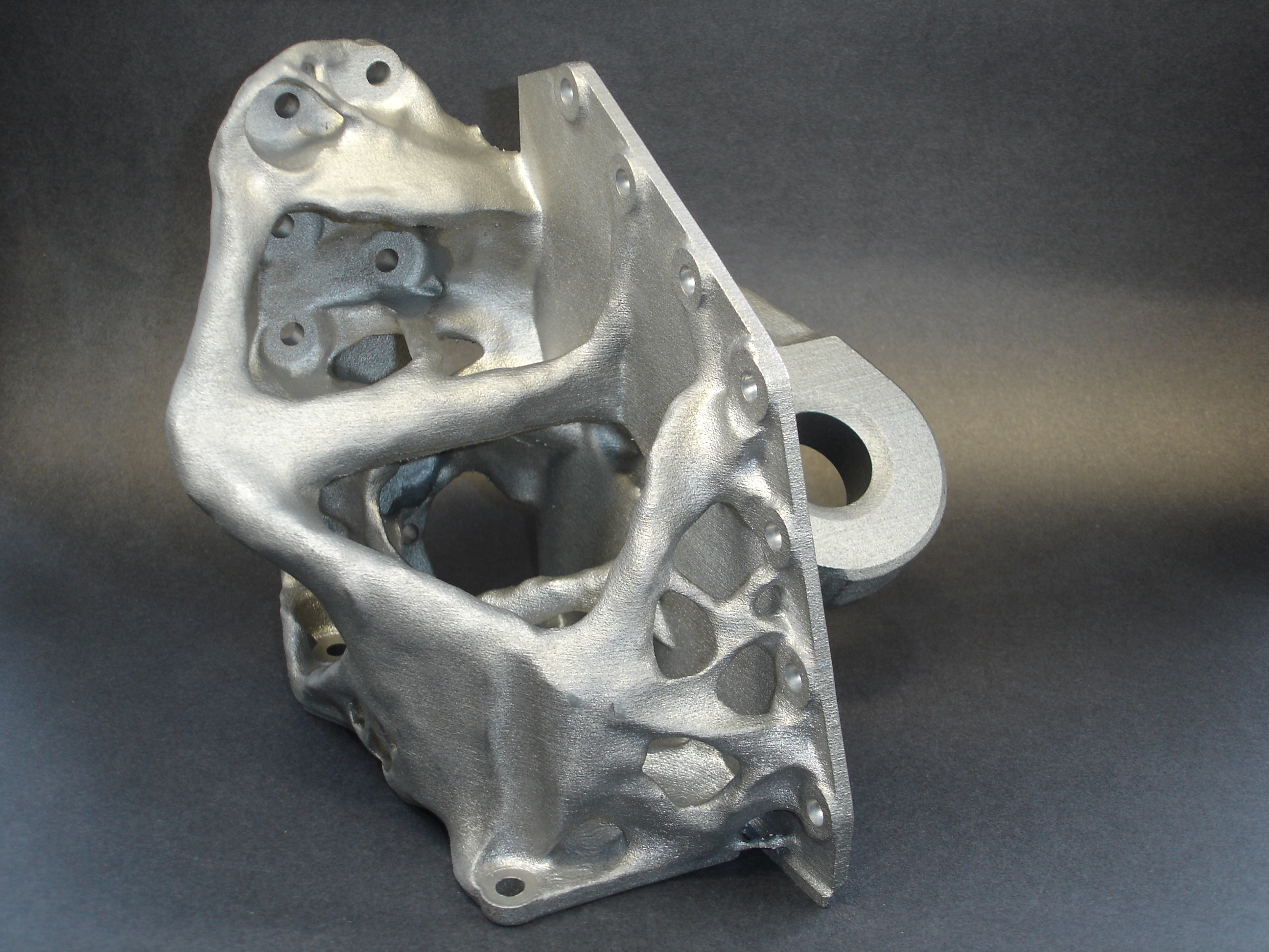 Optimized component &quot;Main Gear Bracket Rear&quot; (Demonstrator), Produced by Selective Electron Beam Melting