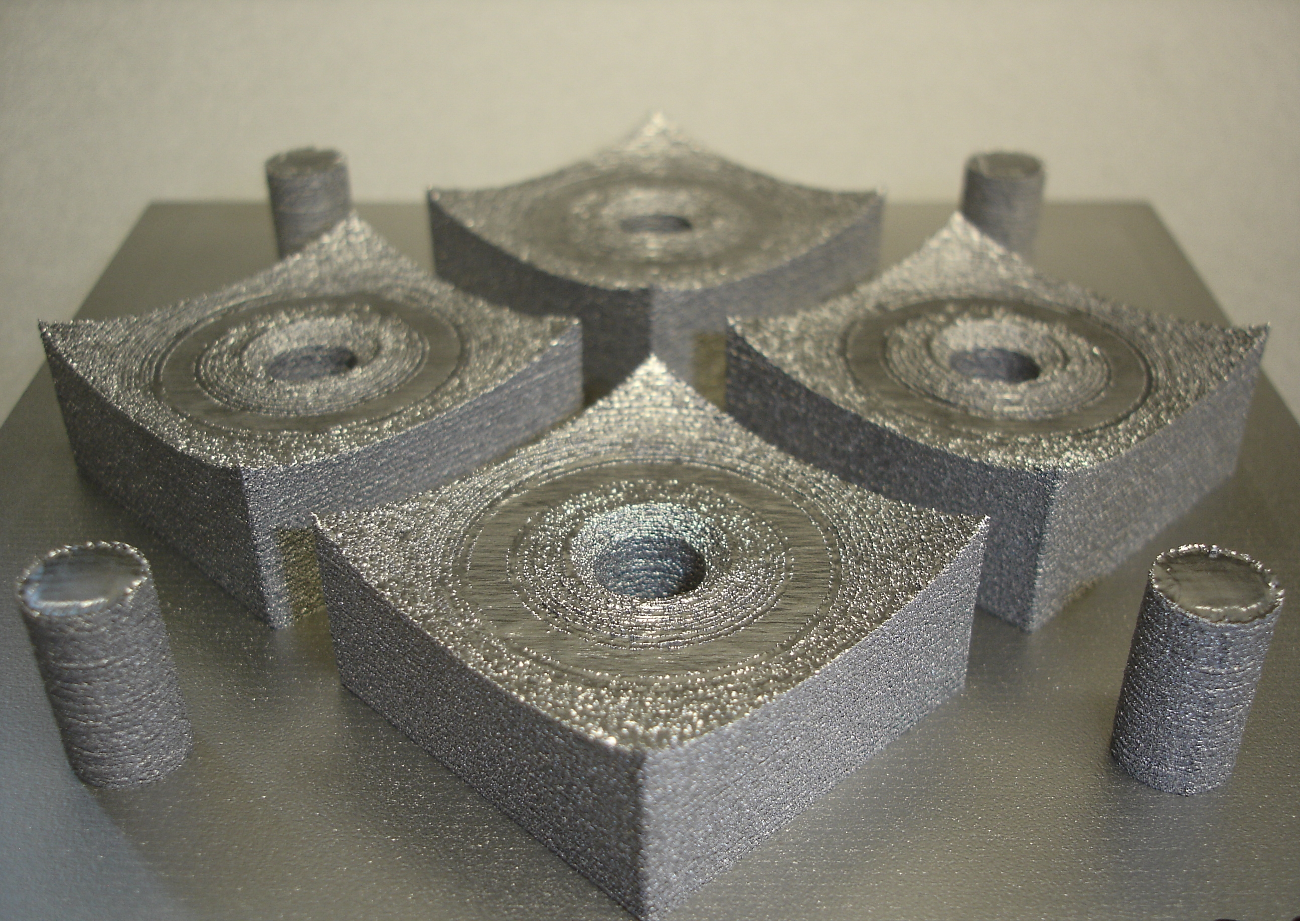 Cutting Crowns of FeCrV10 Material in Hybrid Design on Material 1.2343