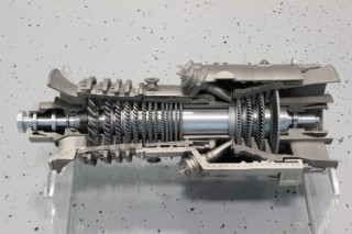 Skaliertes Modell einer Gasturbine zur Stromerzeugung, komplett mit additiven Verfahren hergestellt