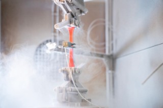 Temperature-controlled tensile tests in the temperature range between -170 °C and 200 °C with local strain measurement.