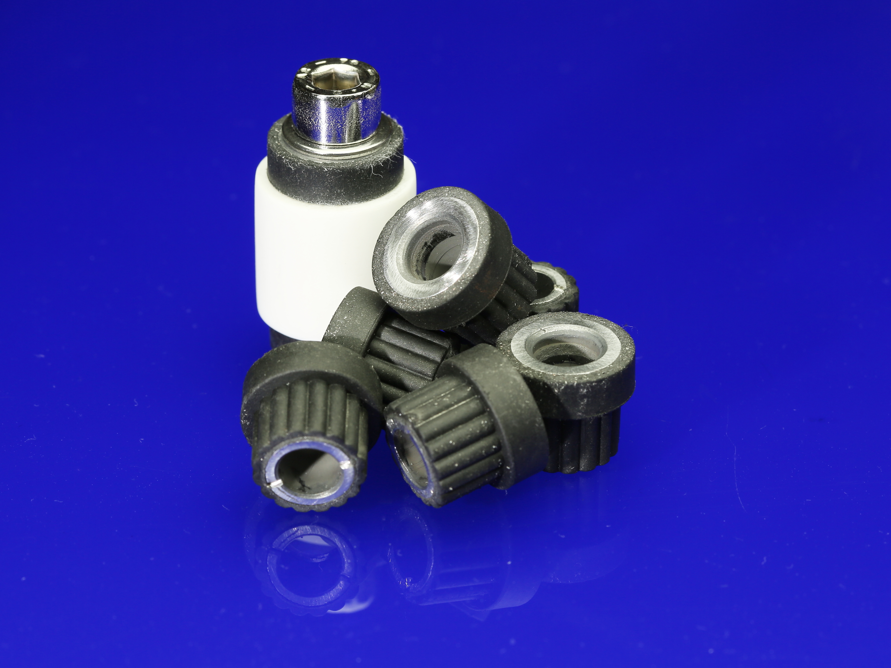 Elastomer damping element with integrated EMC shielding Elastomer damping element with integrated EMC shielding