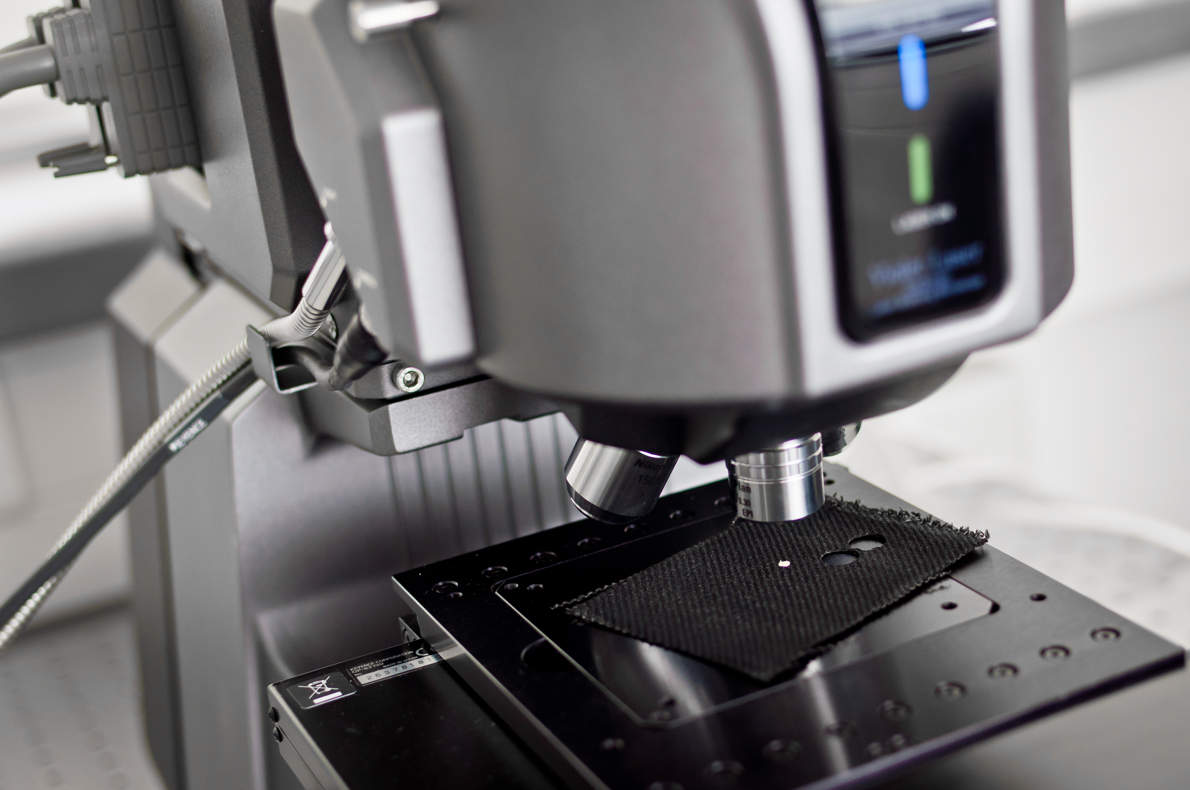 Digital laser microscope