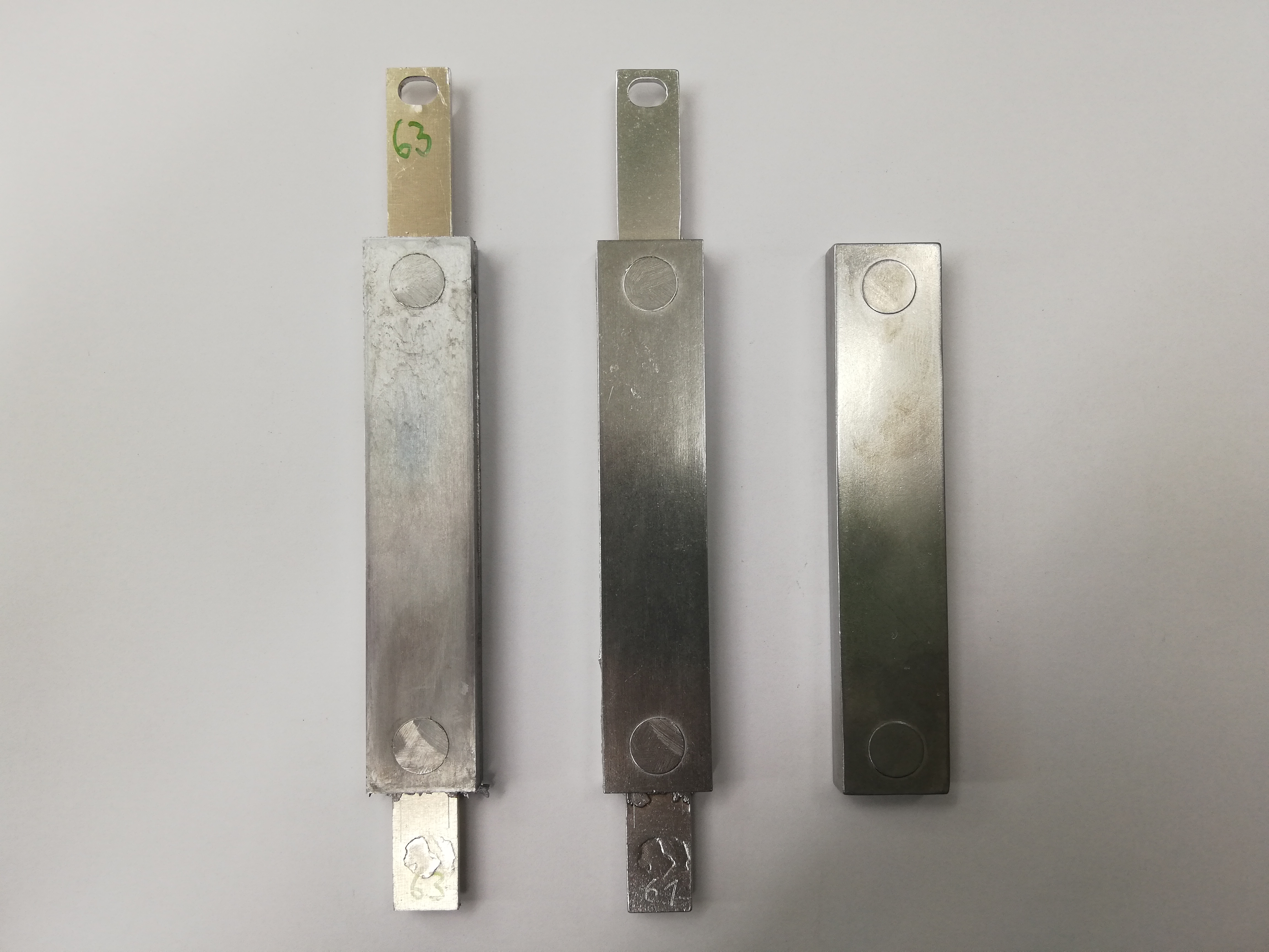 Casting samples with integrated QR code for concealed casting identification