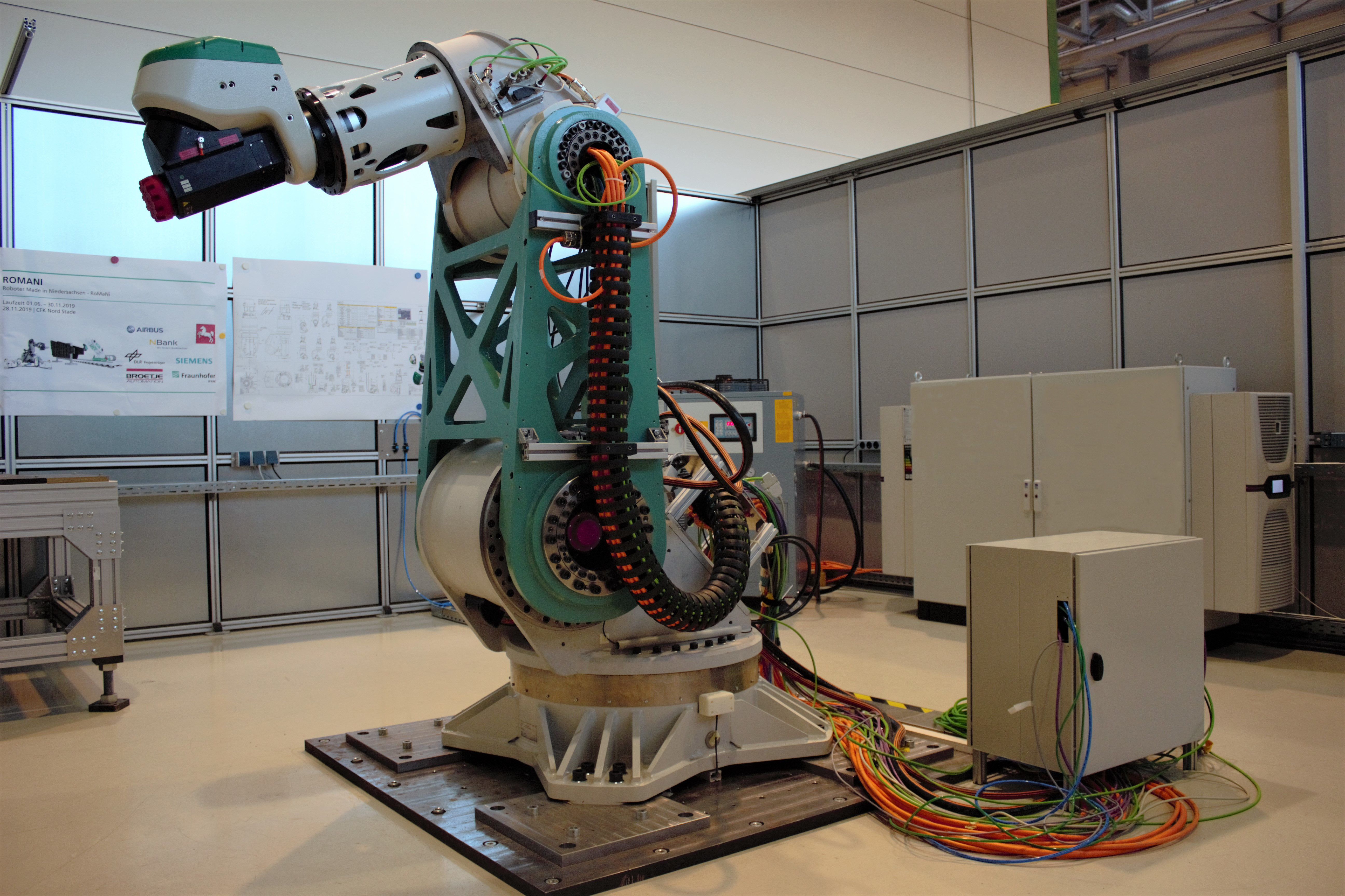 Demonstrator of the high-precision, structurally optimized machining robot with a newly developed drive concept.