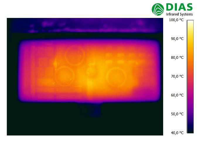 Thermal image of a powder bed in a binder jetting process to verify homogeneity.